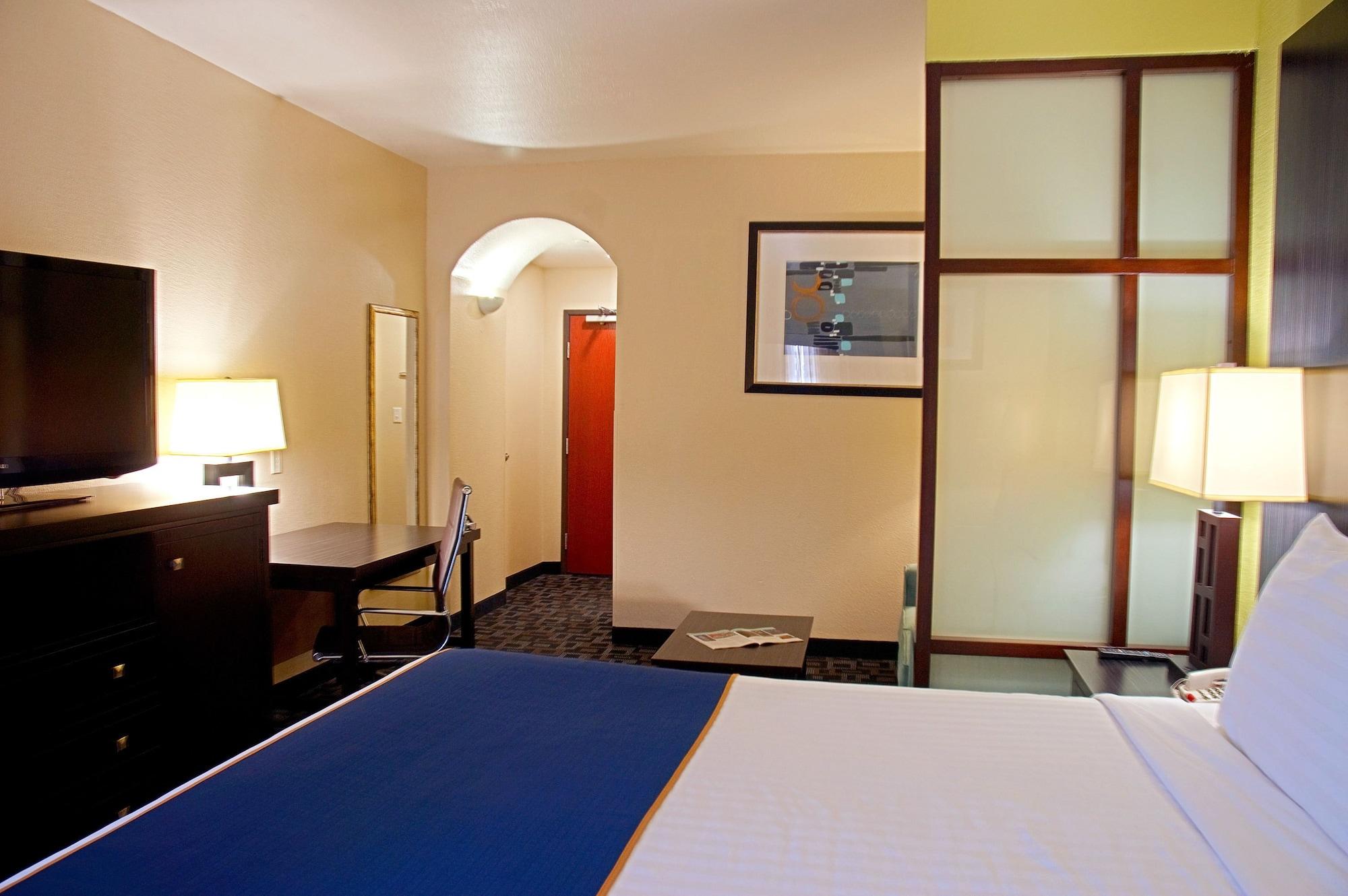 Super 8 By Wyndham Irving/Dfw Apt/North Exterior photo